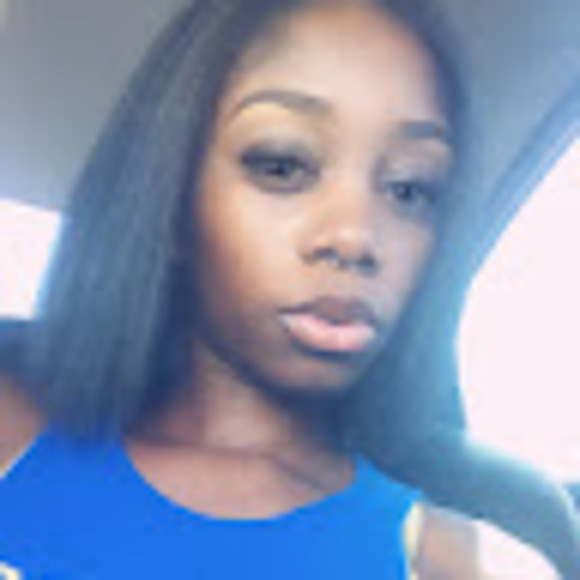 Profile Picture of O Shirrell (@houlstonoctavia) on Poshmark