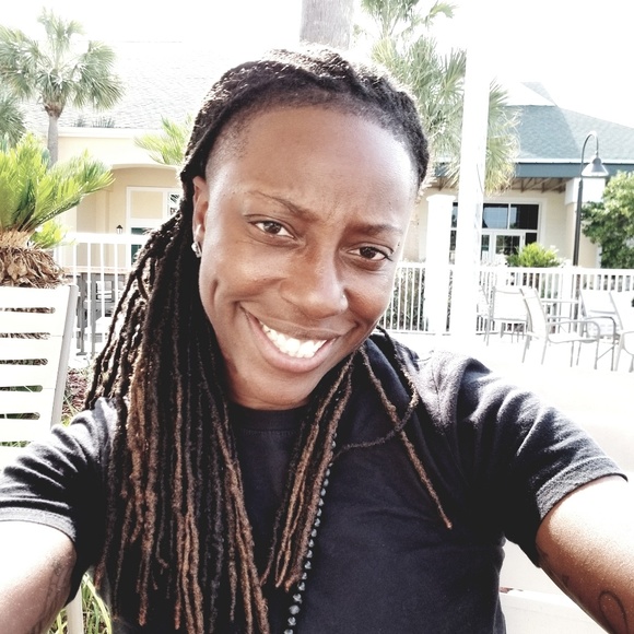 Trina Cainion - Poshmark Profile Picture of Trina Cainion (@24sports) on Poshmark