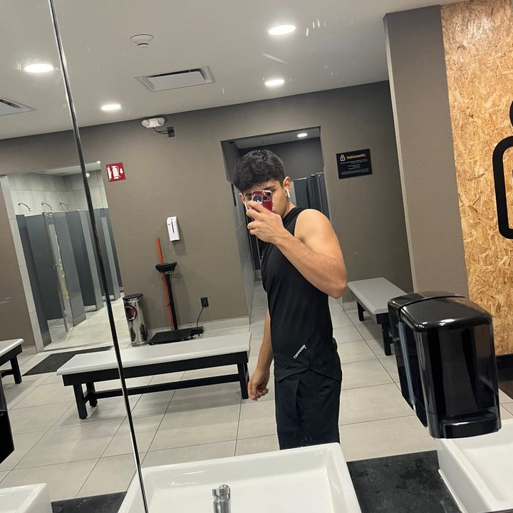 Profile Picture of Roustan (@joshuaroustan) on Tiktok