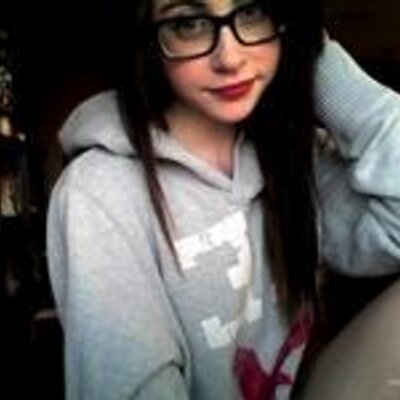Profile Picture of Vivian Larsen (@Vivianh2348) on Twitter