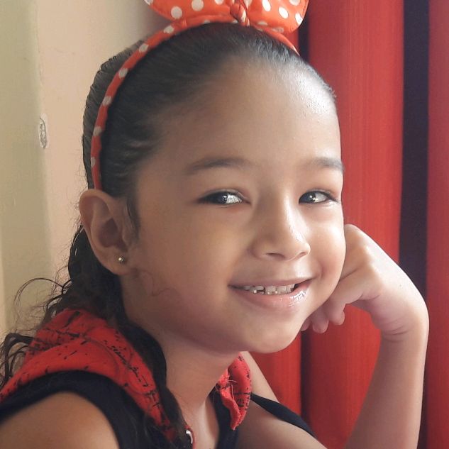 Stephanie - Tiktok Profile Picture of Stephanie (@stephanienormande) on Tiktok