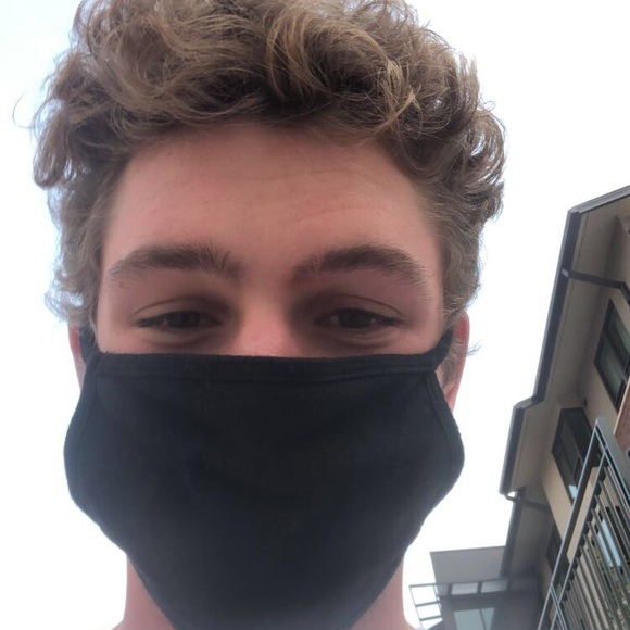 Profile Picture of Brandon Bender (@bbender4) on Poshmark