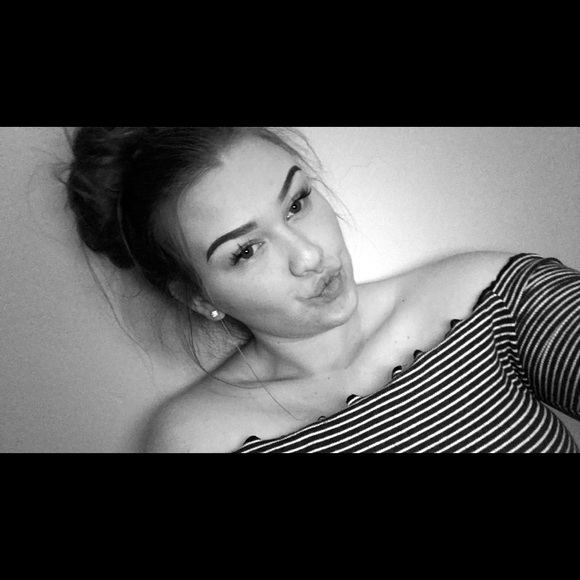 Profile Picture of Jaydy Kreager (@jaydykreag) on Poshmark