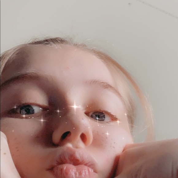 Profile Picture of Gracie Burianek (@gracie_0210) on Poshmark