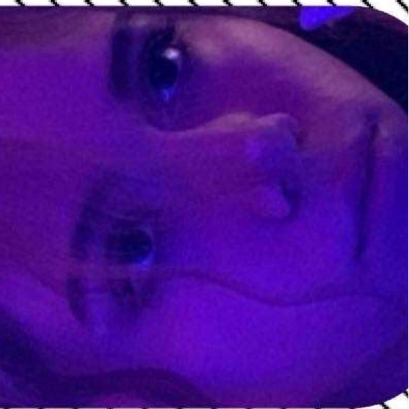 Profile Picture of Alice Lee (@angelinaleyton) on Poshmark