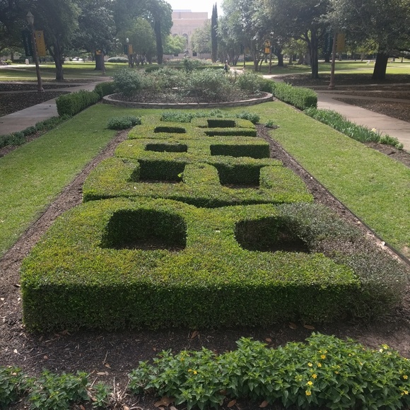 Profile Picture of Carla Hugus (@carla_0094) on Poshmark