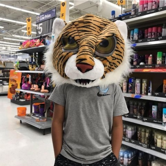 Profile Picture of Pedro Solis (@pedrosolis841) on Poshmark