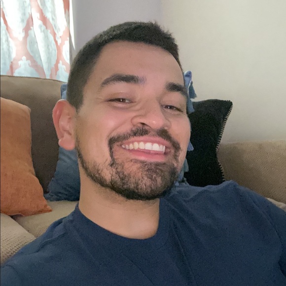 Profile Picture of Adam Rivera (@adamrivs) on Poshmark