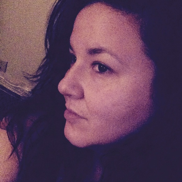 Profile Picture of Karen Larsen (@48418851) on Poshmark