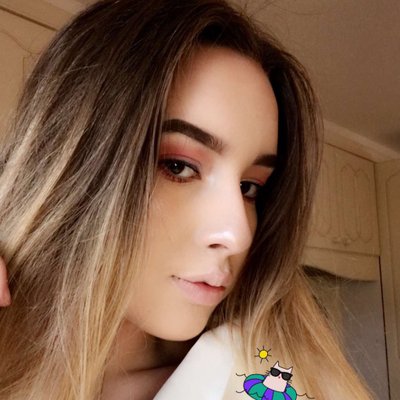 Profile Picture of Isabelle X (@IsabelGibbons2) on Twitter