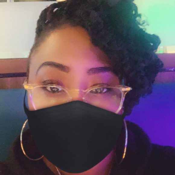 Profile Picture of Maya Lucas (@misskirlew) on Poshmark