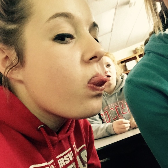 Profile Picture of Brooke Reager (@brooke_reager) on Poshmark