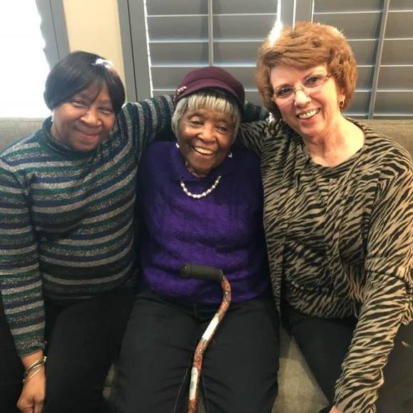 Profile Picture of Bonnie Reid (@reidonmeade) on Poshmark