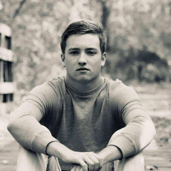 Profile Picture of Tyler Olcott (@21olcottt) on Poshmark