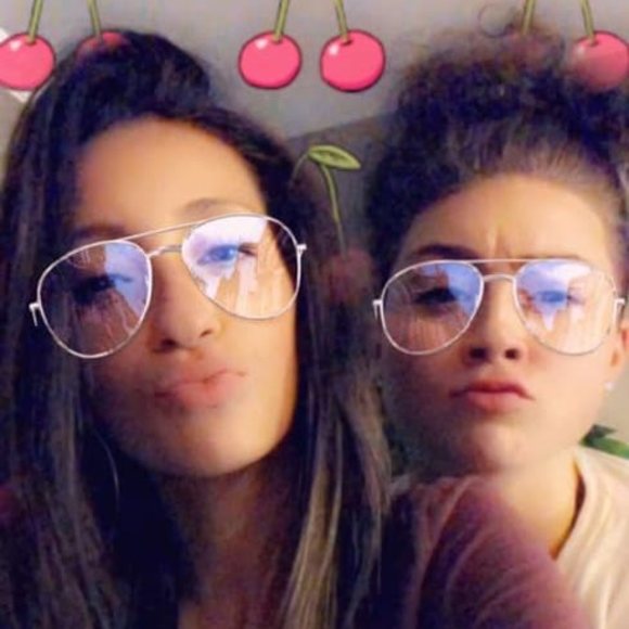 Profile Picture of Ferran Meeks (@ferran26) on Poshmark