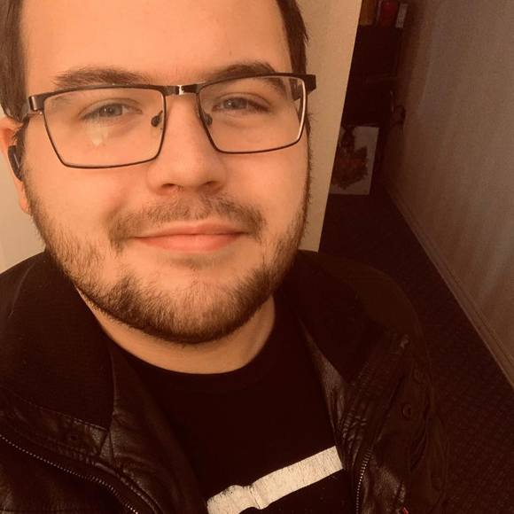 Profile Picture of Joshua Burch (@joshuaburch) on Poshmark