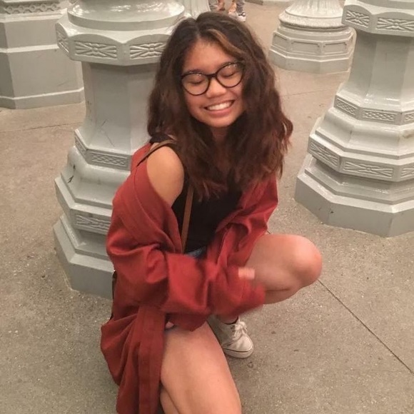 Profile Picture of Shaira Gingosa (@outgoingra) on Poshmark