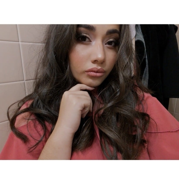 Profile Picture of Daniela Mudarra (@danngf06) on Poshmark