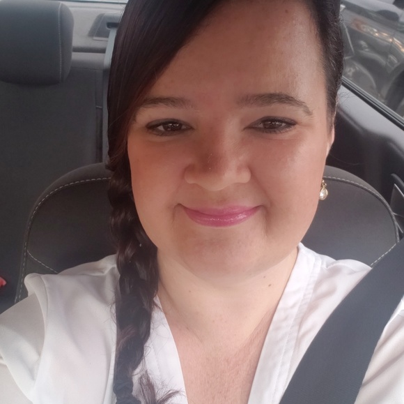 Profile Picture of Shannon Donovan (@shannon816) on Poshmark