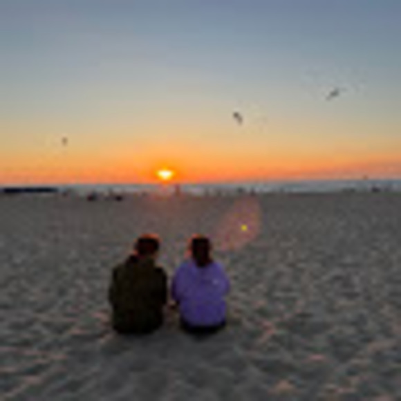 Profile Picture of Mia Elgert (@mia_elgert) on Poshmark