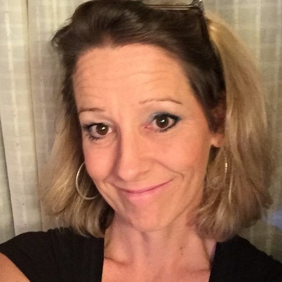 Profile Picture of Kerri Freck (@kerri_freck) on Poshmark