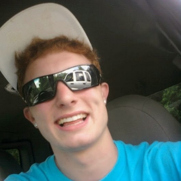 Profile Picture of Kyle Bauriedl (@kbauriedl) on Poshmark