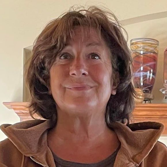 Profile Picture of Joyce Weaver (@joycew630) on Poshmark