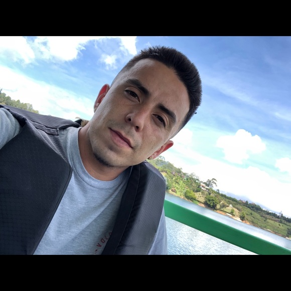 Profile Picture of Victor Pimentel (@vpimentel10) on Poshmark