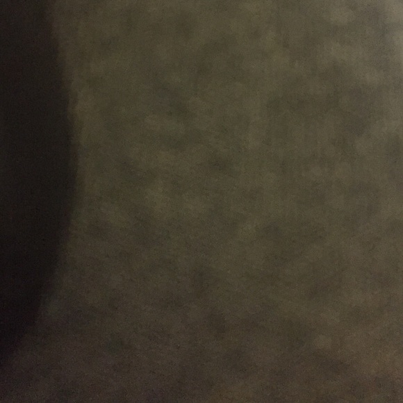 Profile Picture of Anna Mantini (@poshmark8524) on Poshmark