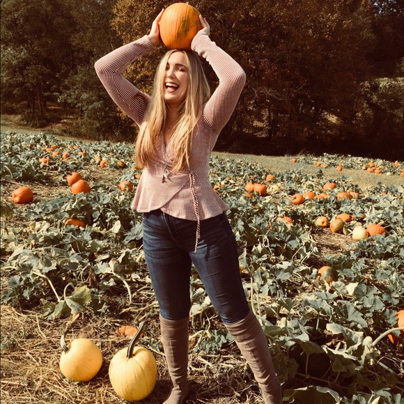 Profile Picture of Erika Skocik (@erikanicolesko) on Poshmark