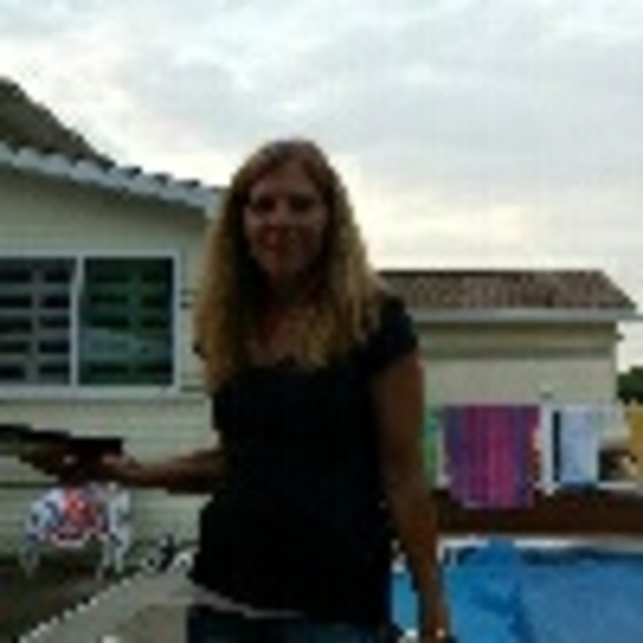 Profile Picture of Janice Bertocki (@janiceberto) on Poshmark
