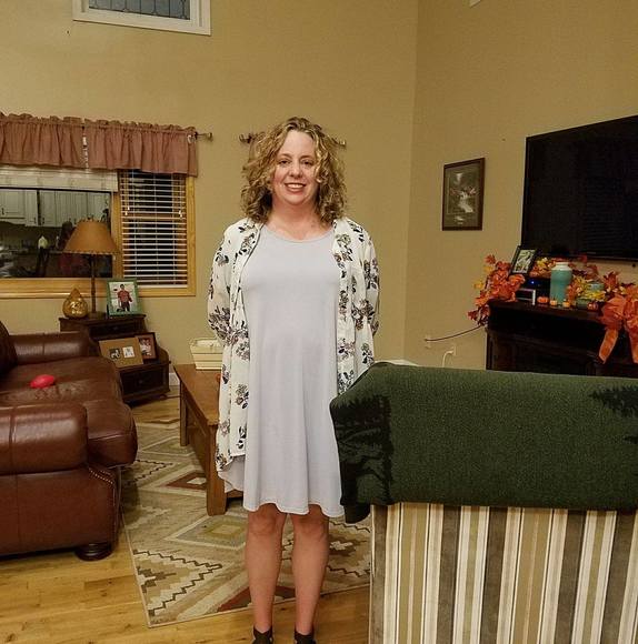 Profile Picture of Cammy Schreiber (@cammyschreiber) on Poshmark