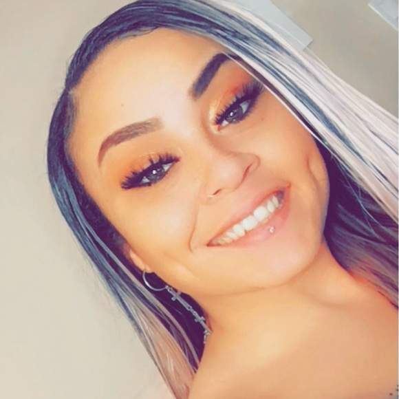 Profile Picture of Chandra Jones (@chach_) on Poshmark