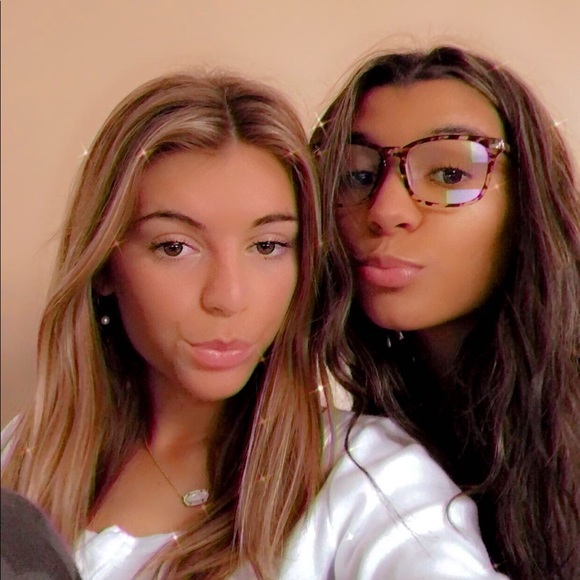 Profile Picture of Alyssa Fontanetta (@alyssafont) on Poshmark