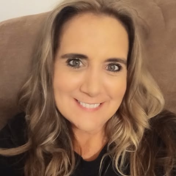 Profile Picture of Angie Birchett (@angiejlandrum) on Poshmark