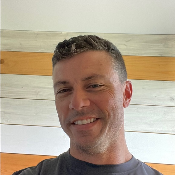 Profile Picture of Craig Corey (@craigcorey) on Poshmark