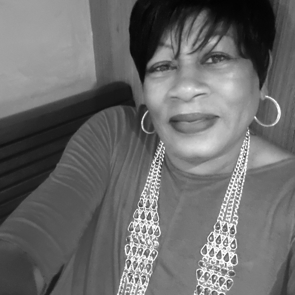 Profile Picture of Doris Collier (@brnsugarme) on Poshmark