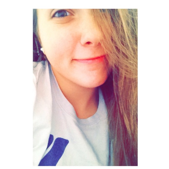 Profile Picture of Tori Cook (@toricook126) on Poshmark