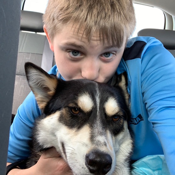 Profile Picture of Jorden Larish (@jordenlaroo) on Poshmark