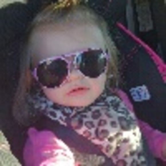 Profile Picture of Amanda Allison (@twamallison) on Poshmark