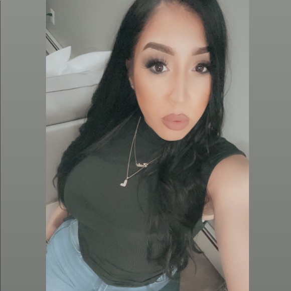 Profile Picture of Leslie Molina (@pitu12345) on Poshmark