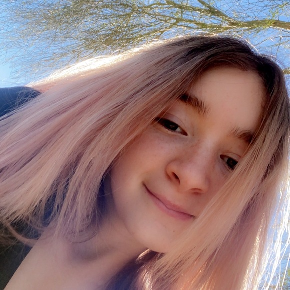 Sophia Giraldez - Poshmark Profile Picture of Sophia Giraldez (@sophiagiraldez) on Poshmark