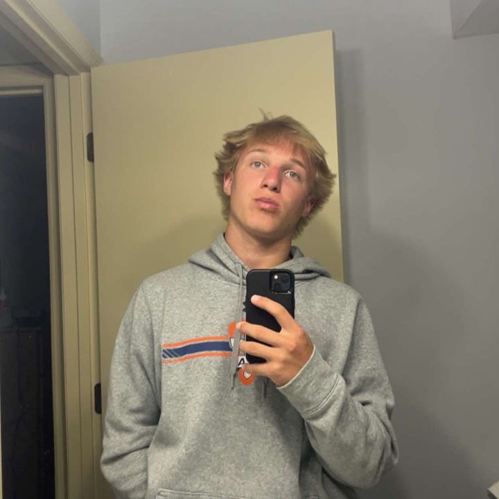 Profile Picture of stevenlong_08 (@stevenlong_09) on Tiktok