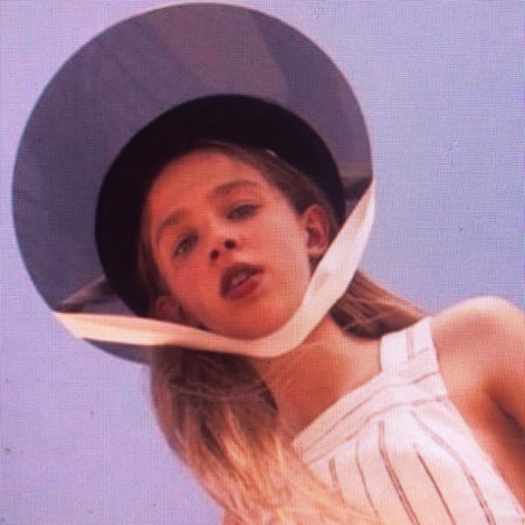 Profile Picture of Orvill.e Wheele.r (@upkk_ixoni) on Poshmark