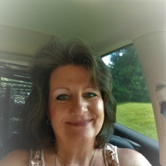 Profile Picture of Camille Kazmierczak (@cekaz3181) on Poshmark