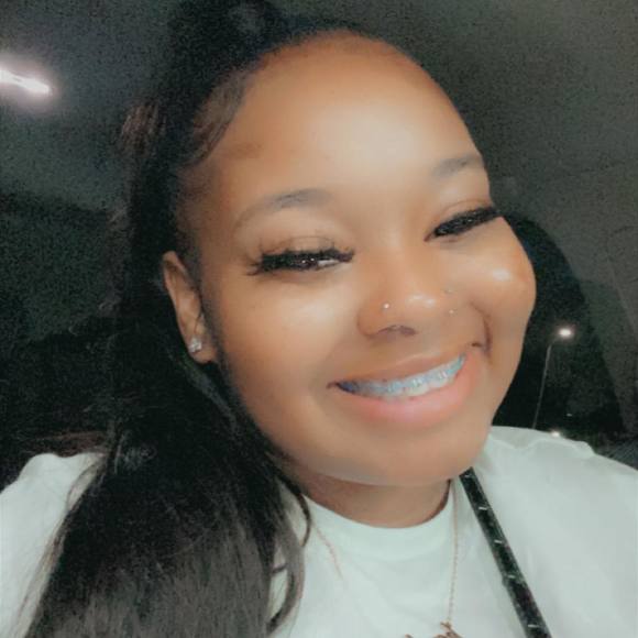 Profile Picture of Keandra Leonard (@keandraleonard) on Poshmark