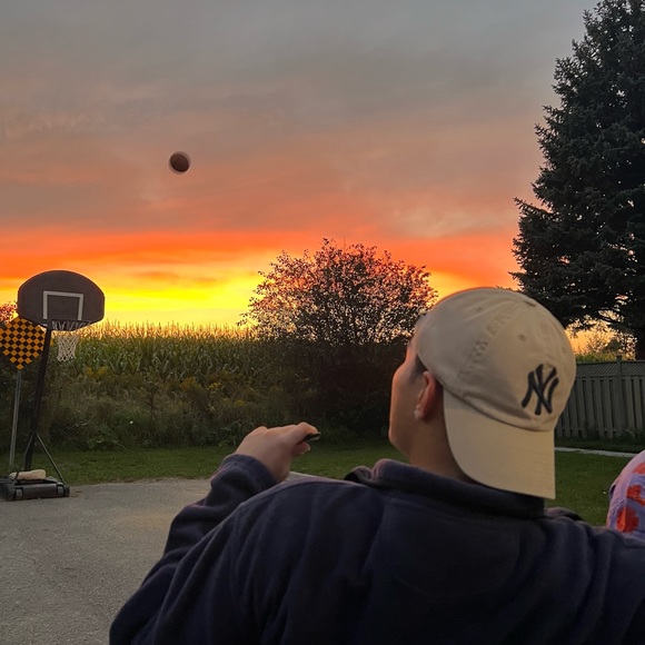 Profile Picture of Vincent Patalinjug (@vpatalinjug) on Poshmark