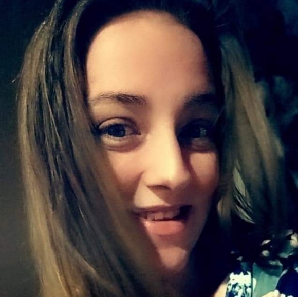 Profile Picture of Brianna Olesinski (@bolesinski95) on Poshmark