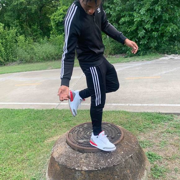 Profile Picture of Bobby Manley (@bobby_manley) on Poshmark