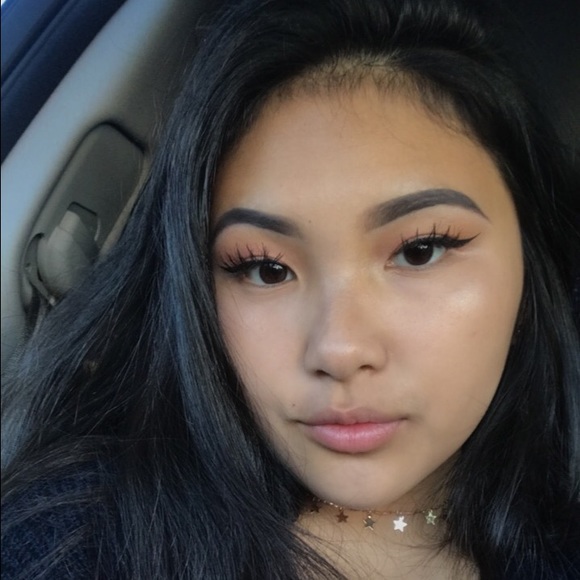 Profile Picture of Jessica Chan (@jessachannn) on Poshmark